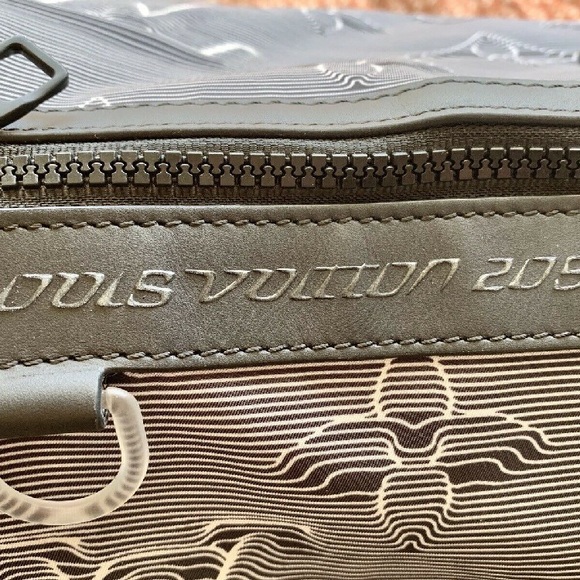 Louis Vuitton 2054 Monogram Reversible Keepall - Picture 7 of 8